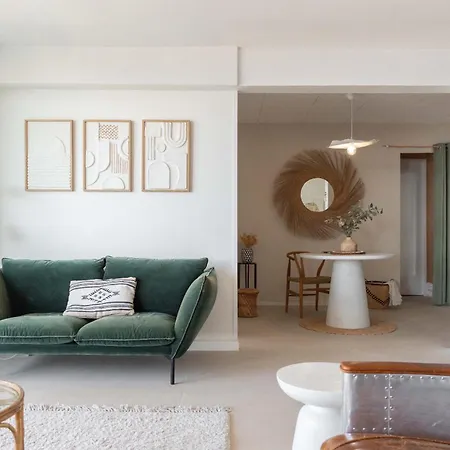Serenity Escape - Sea View & Sunset Apartment *